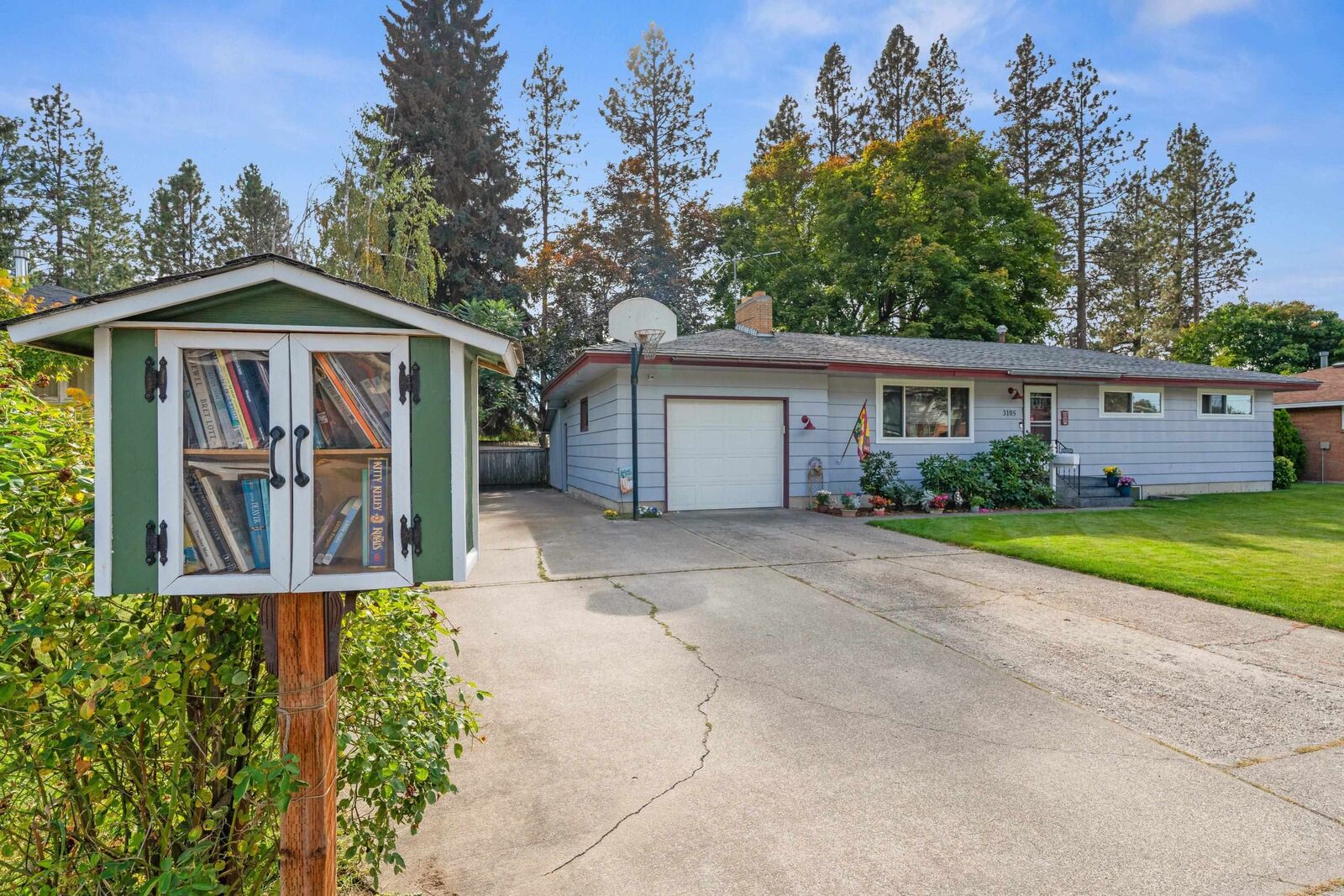 Property Photo: 3105 W Beacon Ave WA 99208
