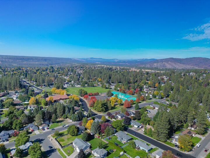 Property Photo: 9406 N Phoebe Dr WA 99208