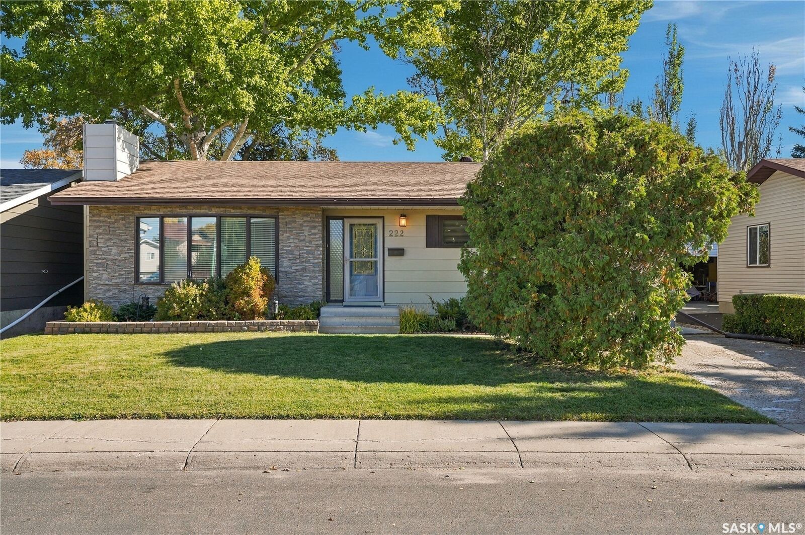 Property Photo:  222 Smith Road  SK S7M 4Z5 