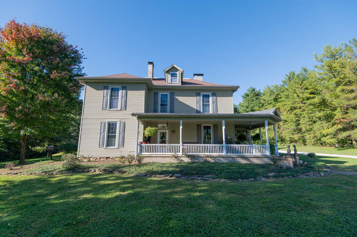 Property Photo:  1121 Falls Road  OH 45612 