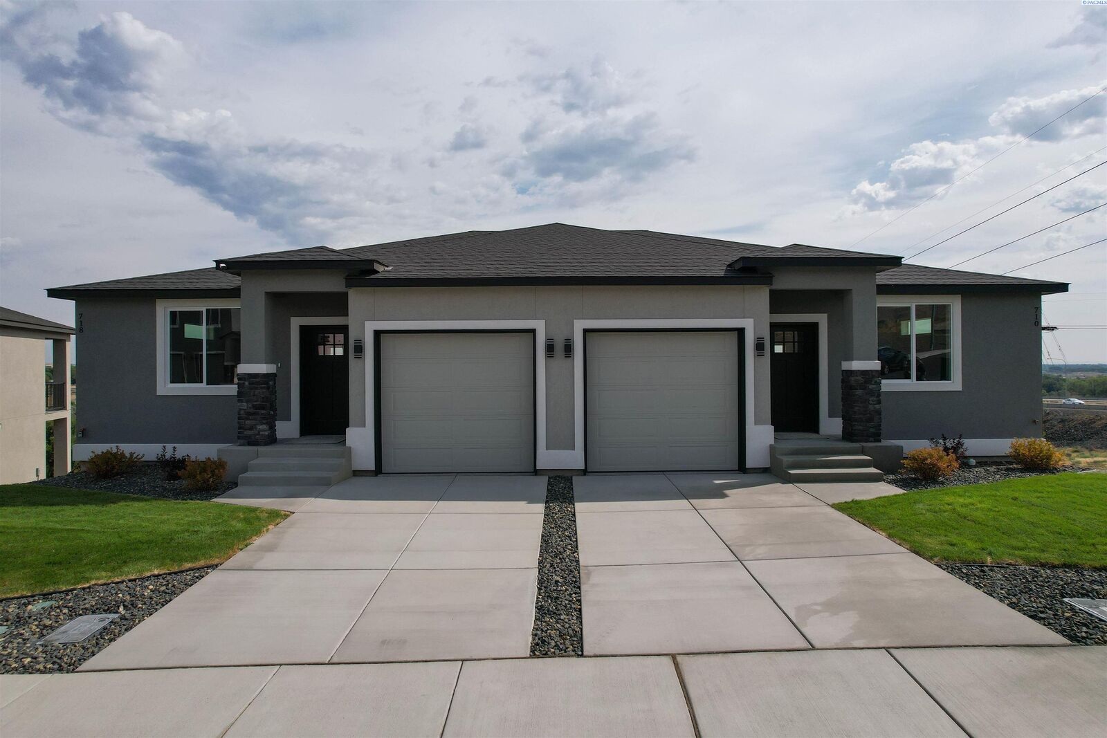 Property Photo:  835 Rio Vista Loop Lot33  WA 99352 