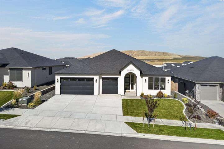 Property Photo: 3776 Boxberger St WA 99352