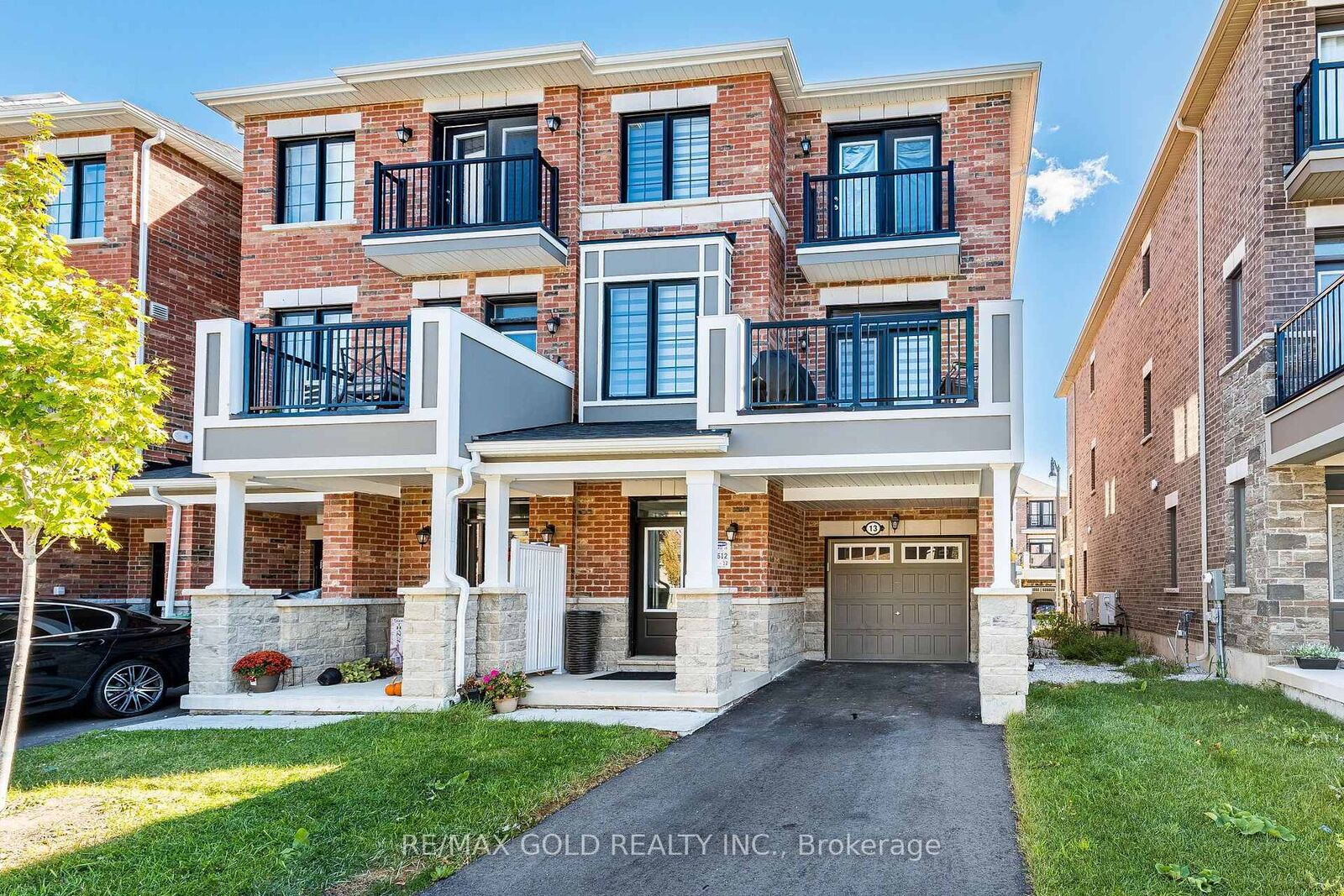 Property Photo:  13 Keppel Circle  ON L7A 0B6 
