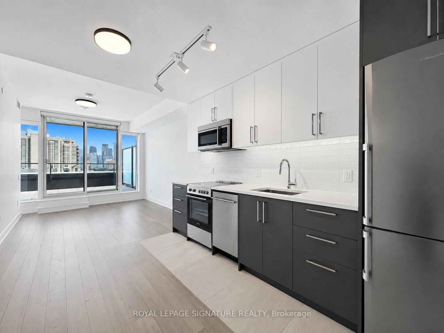 Property Photo:  664 Spadina Avenue 1005  ON M5S 0G4 