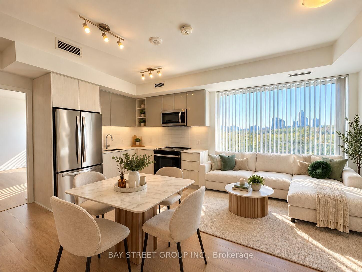 Property Photo:  25 Holly Street 509  ON M4S 0E3 