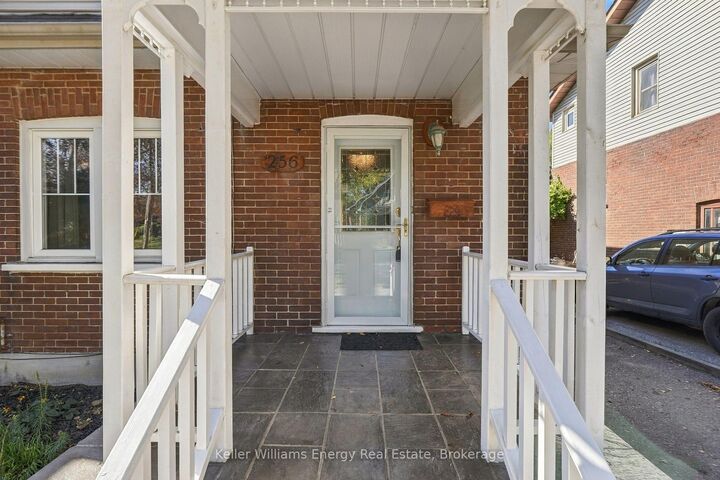 Property Photo:  256 Grooms Avenue  ON L1G 4A3 