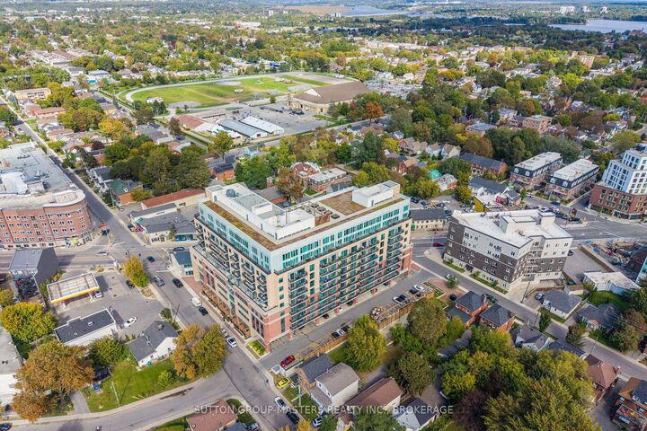 Property Photo:  652 Princess Street 211  ON K7L 1E5 