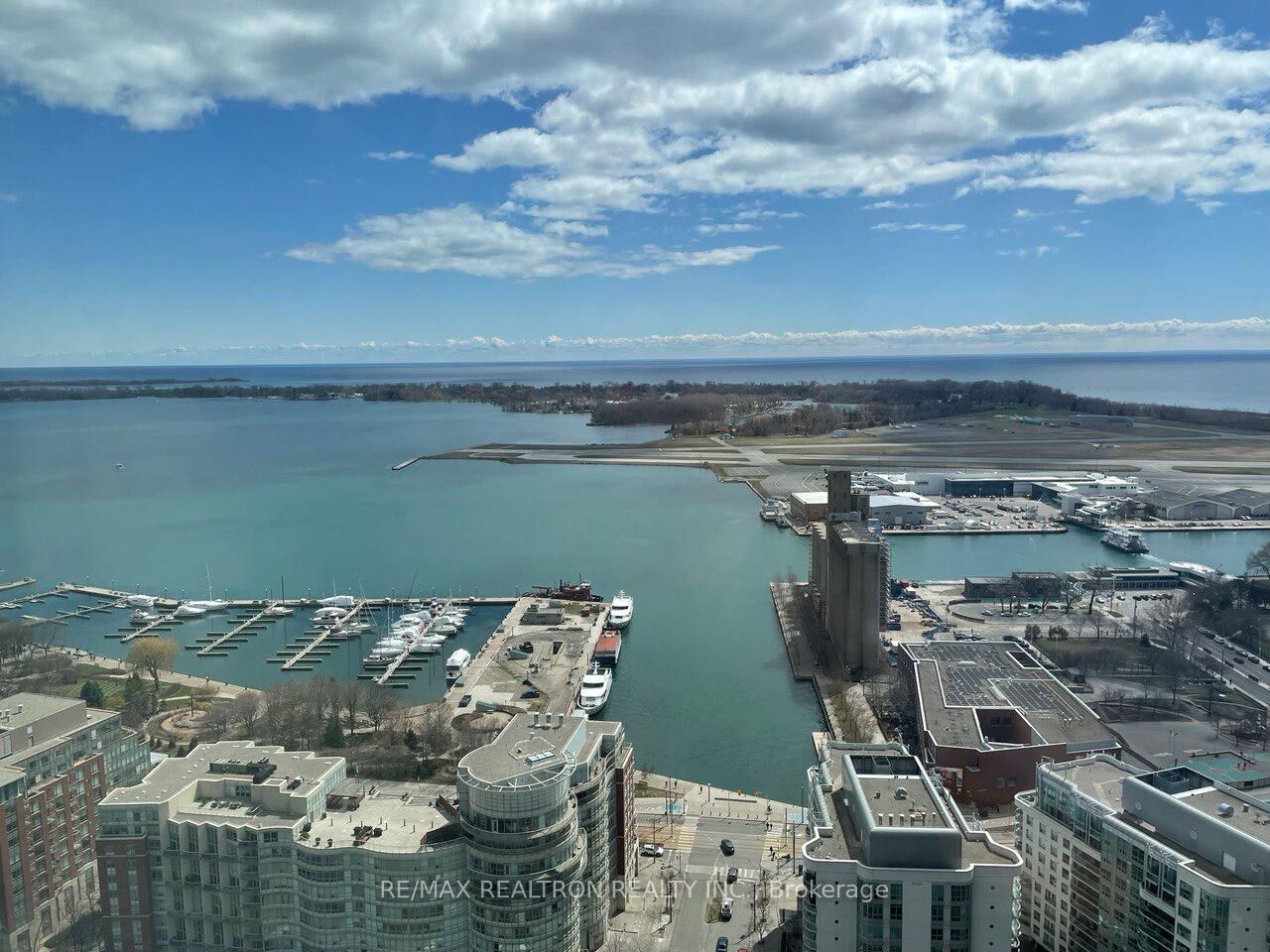 Property Photo:  75 Queens Wharf Road 4208  ON M5V 0J8 