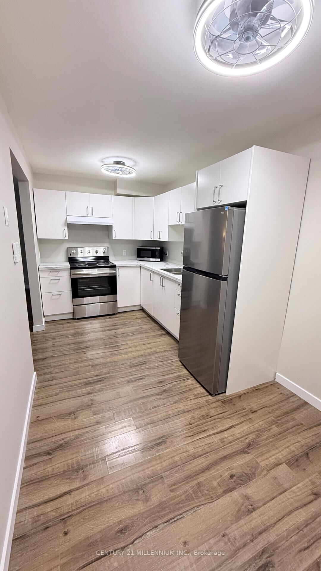 Property Photo:  90 Lawrence Avenue 80  ON L9W 4J3 