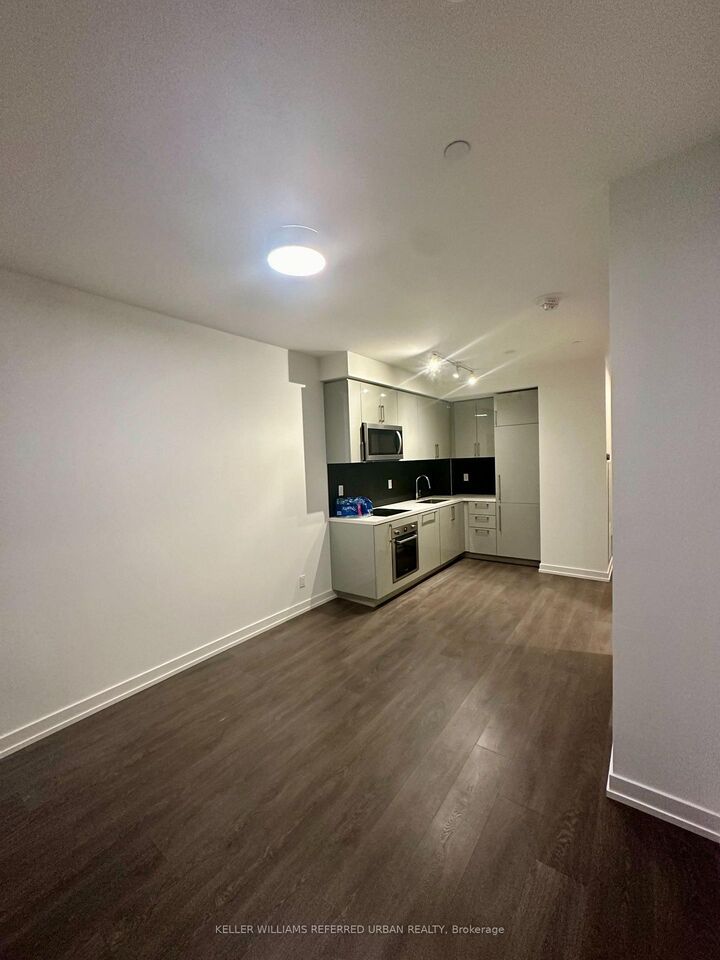 Property Photo:  1 Grandview Avenue 1215  ON L3T 0G7 
