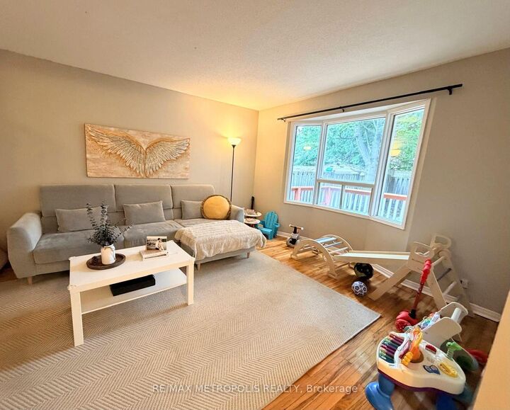 Property Photo: 85 Barnes Drive Main ON L1S 5E7