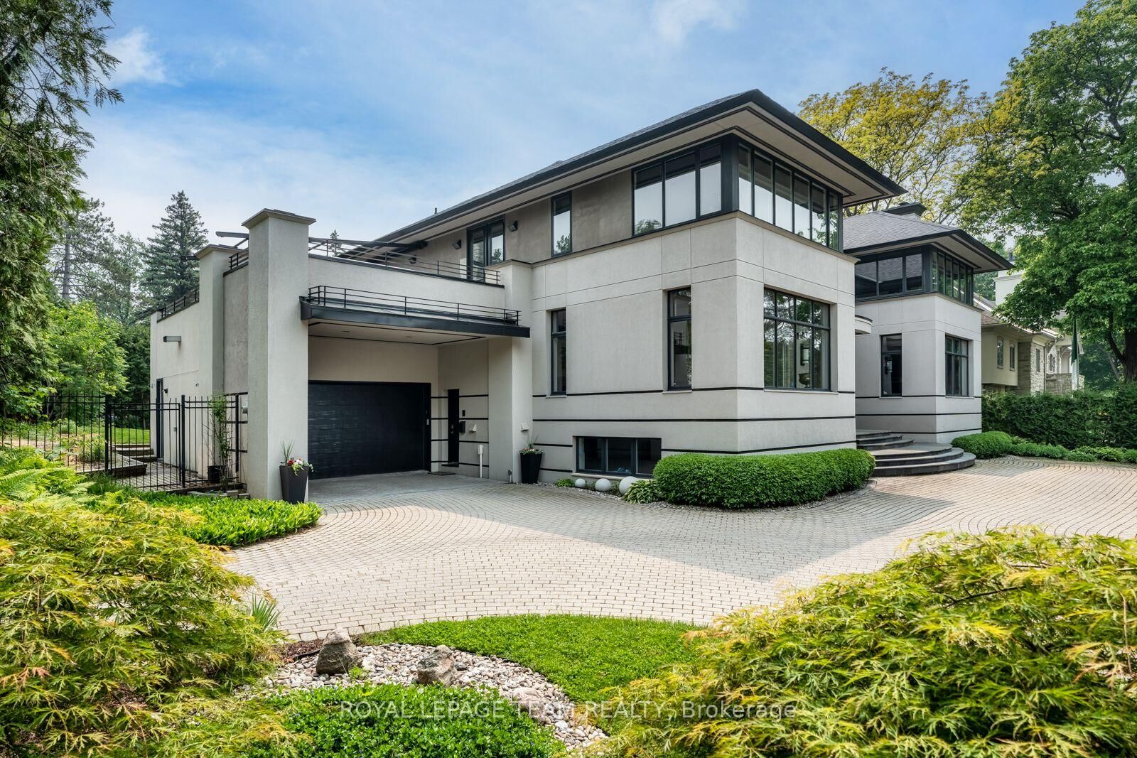 Property Photo:  725 Manor Avenue  ON K1M 0E4 