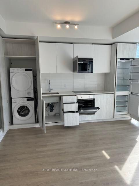 Property Photo:  28 Widmer Street 3821  ON M5V 0W6 