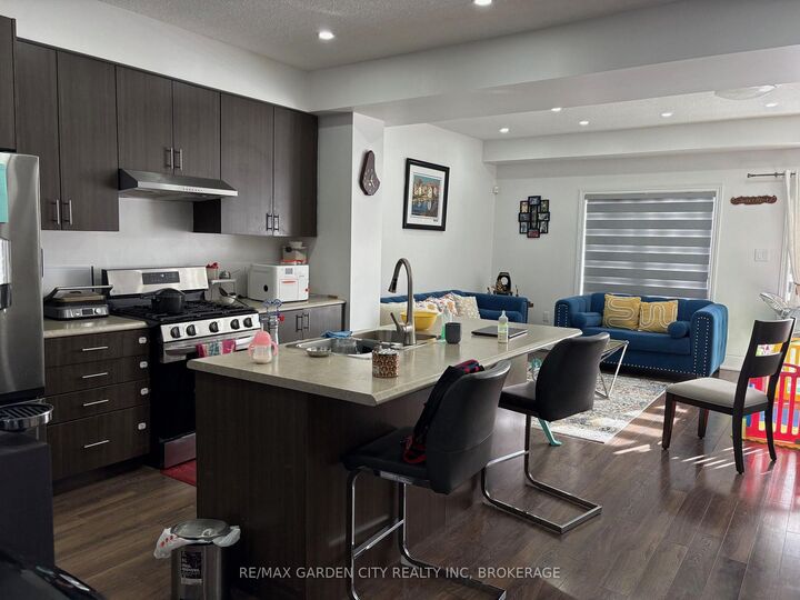 Property Photo: 39 Sunset Way ON L2V 0C7