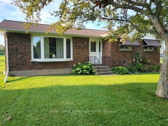 Property Photo:  320 Myrtle Road E  ON L1H 7K4 