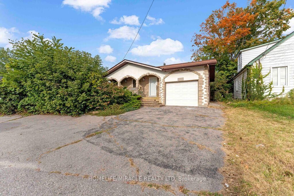 Property Photo:  2033 Simcoe Street N  ON L1H 7K4 