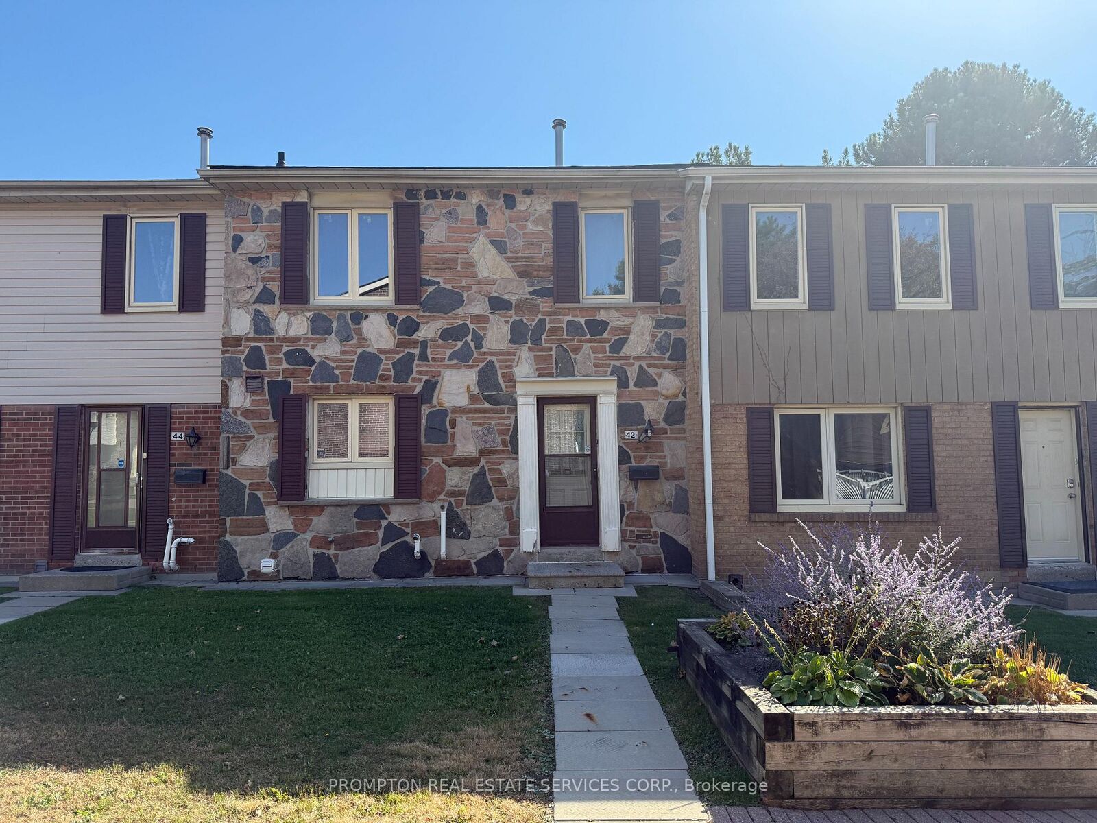 Property Photo:  270 Timberbank Boulevard 42  ON M1W 2M1 
