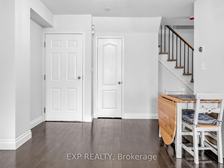 Property Photo:  615 Shoreline Drive 16  ON L5B 4K4 