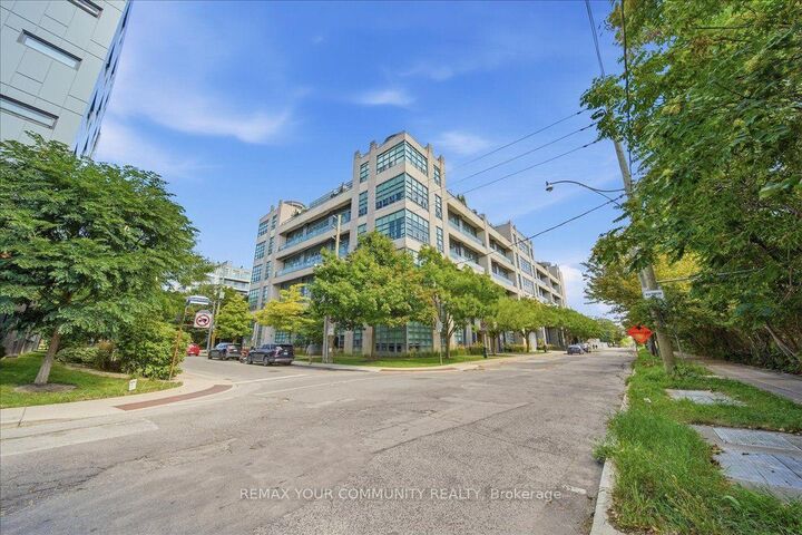 Property Photo:  380 Macpherson Avenue 227  ON M4V 3E3 