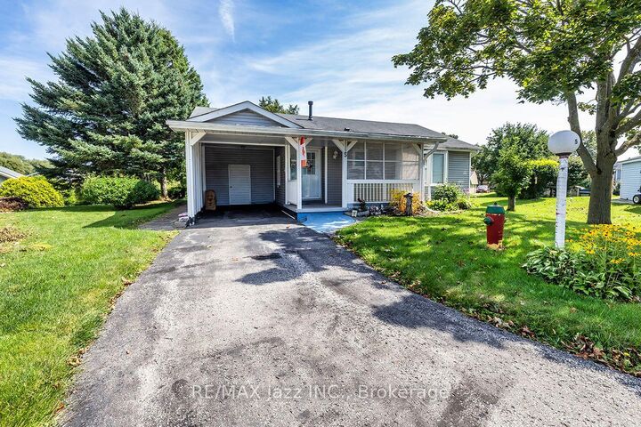 Property Photo: 5 King Court ON L1B 1L7