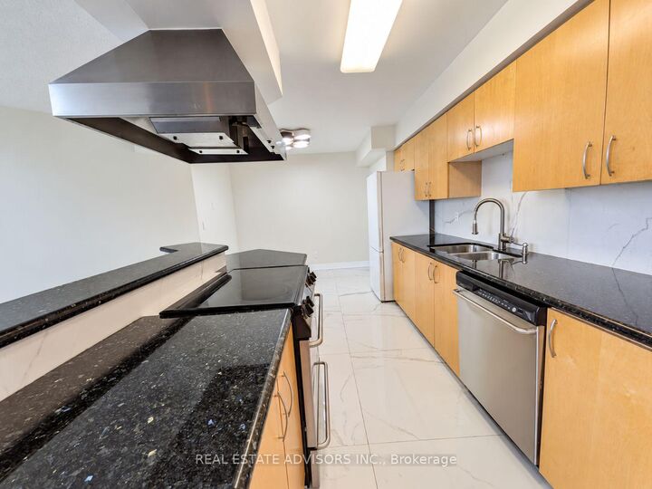 Property Photo:  250 Manitoba Street 838  ON M8Y 4G8 