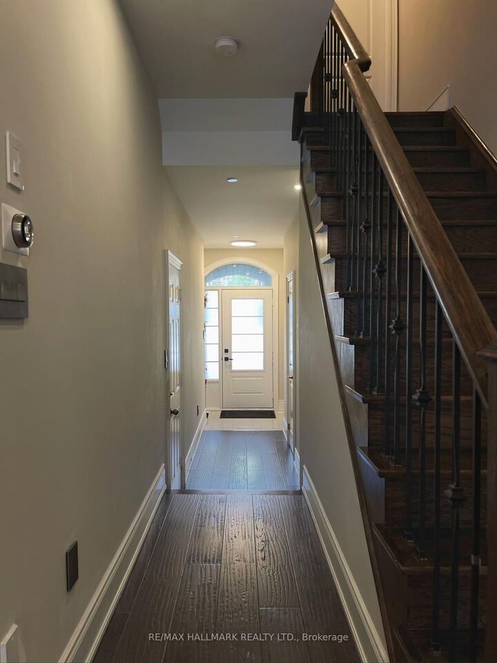 Property Photo:  1331 Major Mackenzie Drive W 90  ON L6A 4W4 