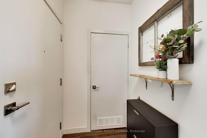 Property Photo:  2081 Fairview Street 1009  ON L7R 0E4 