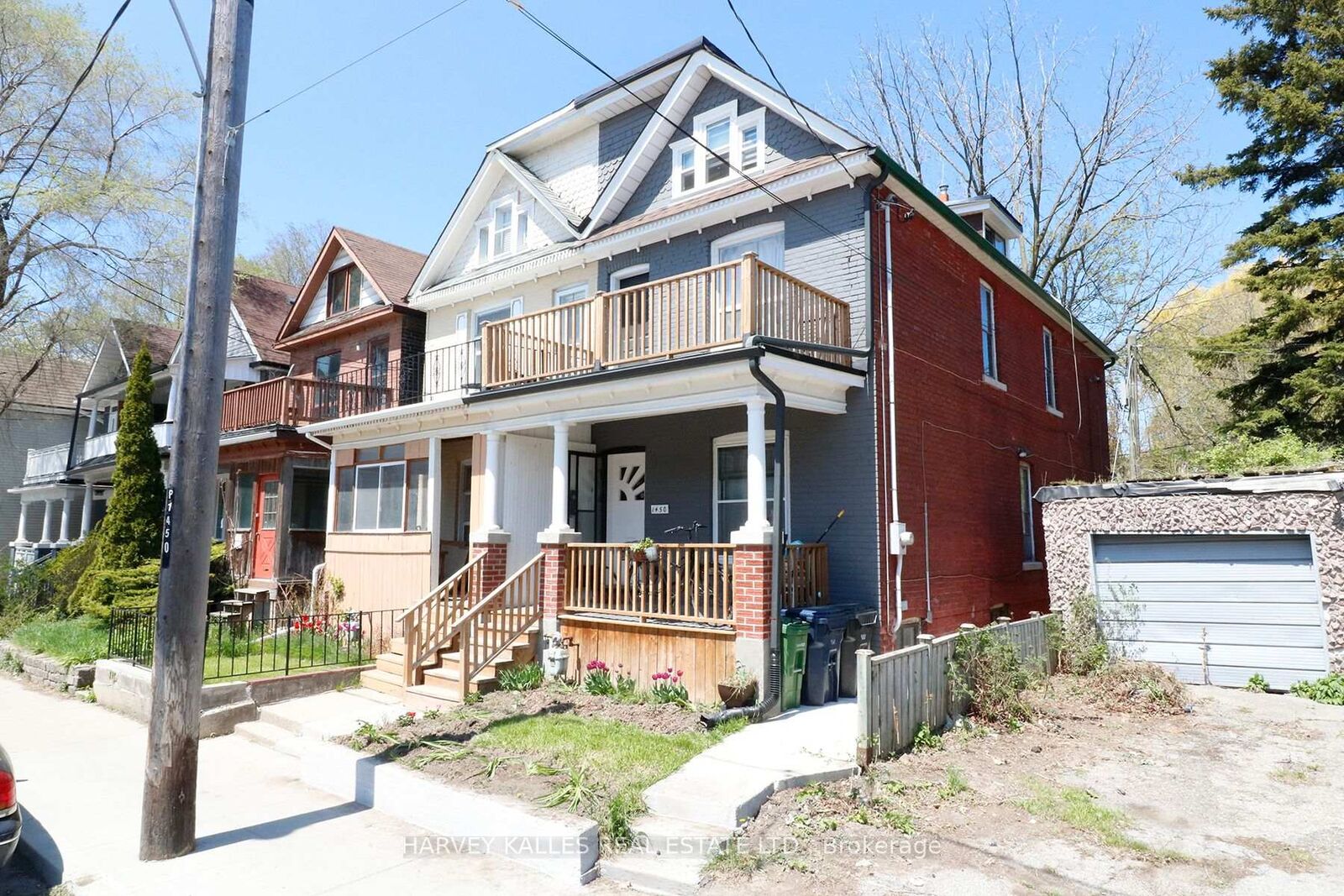 Property Photo:  1450 Dundas Street E Main  ON M4M 1S8 