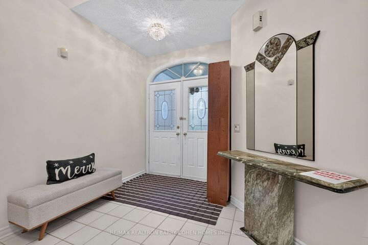 Property Photo:  50 Oakhurst Drive  ON L4J 7V3 