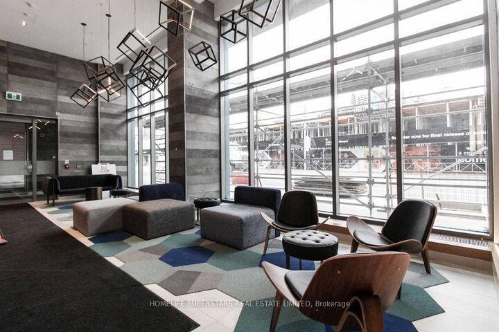 Property Photo:  120 Parliament Street 1813  ON M5A 2Y8 
