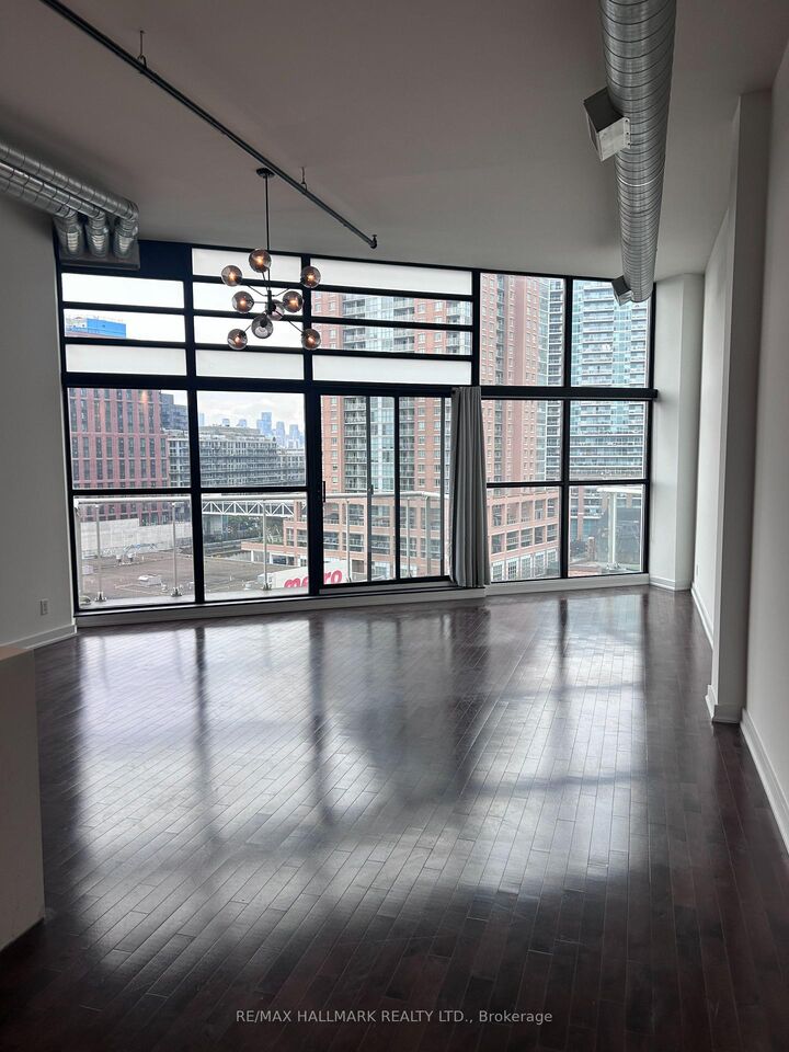 Property Photo:  43 Hanna Avenue 707  ON M6K 1X1 
