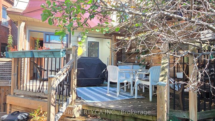 Property Photo: 52 Earlscourt Avenue ON M6E 4A6