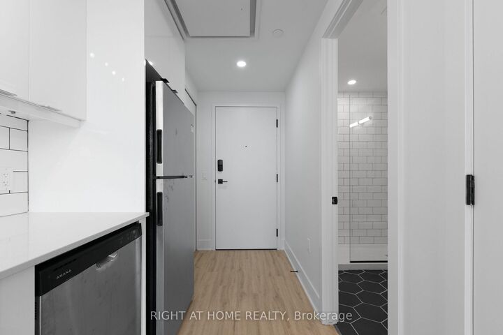 Property Photo:  377 Winona Avenue 406  ON K1Z 5H8 