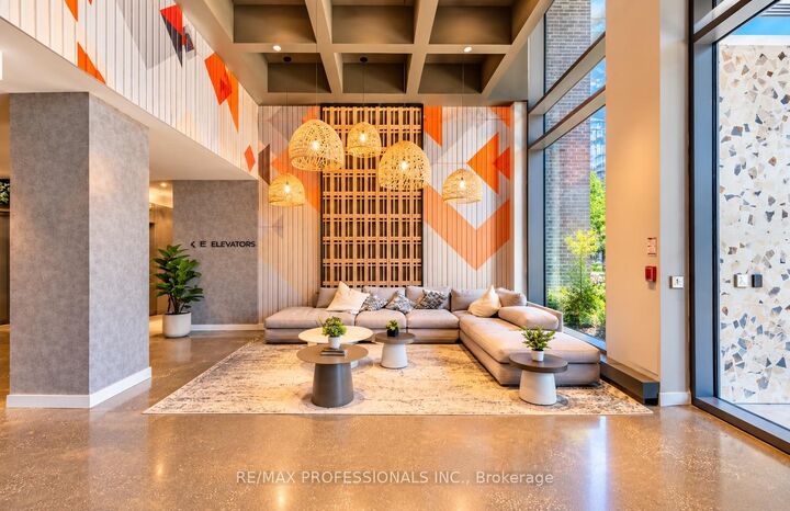 Property Photo:  10 Abeja Street 1421  ON L4K 0R4 
