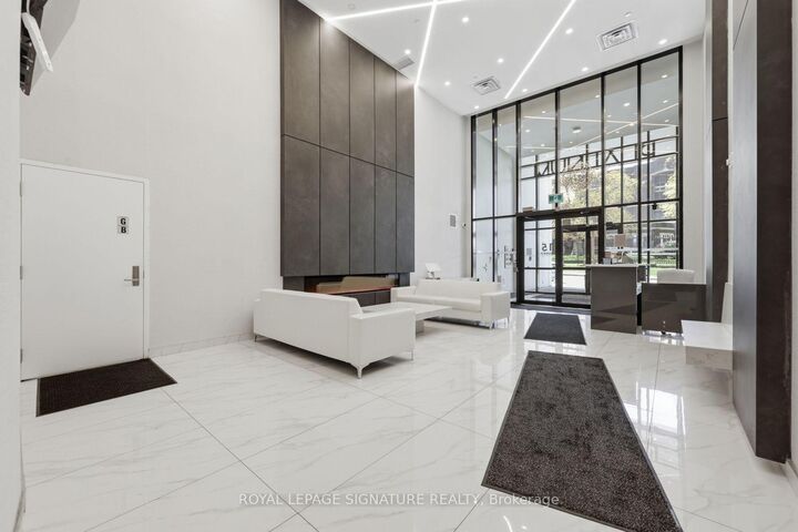 Property Photo:  15 Queen Street S 2110  ON L8P 0C6 