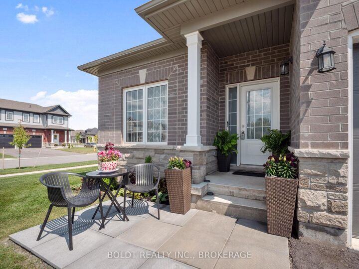 Property Photo:  412 Hummel Crescent  ON L2A 0E8 