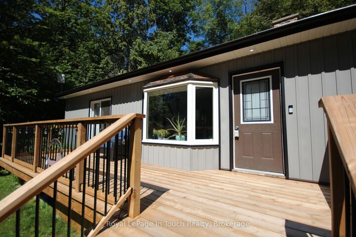 Property Photo:  18 Shady Glen Lane  ON L9W 6G9 