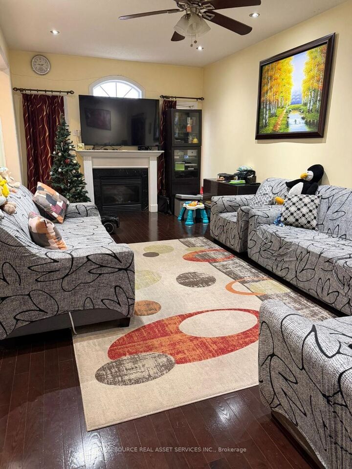 Property Photo:  26 Pefferlaw Circle Upper  ON L6Y 0K1 
