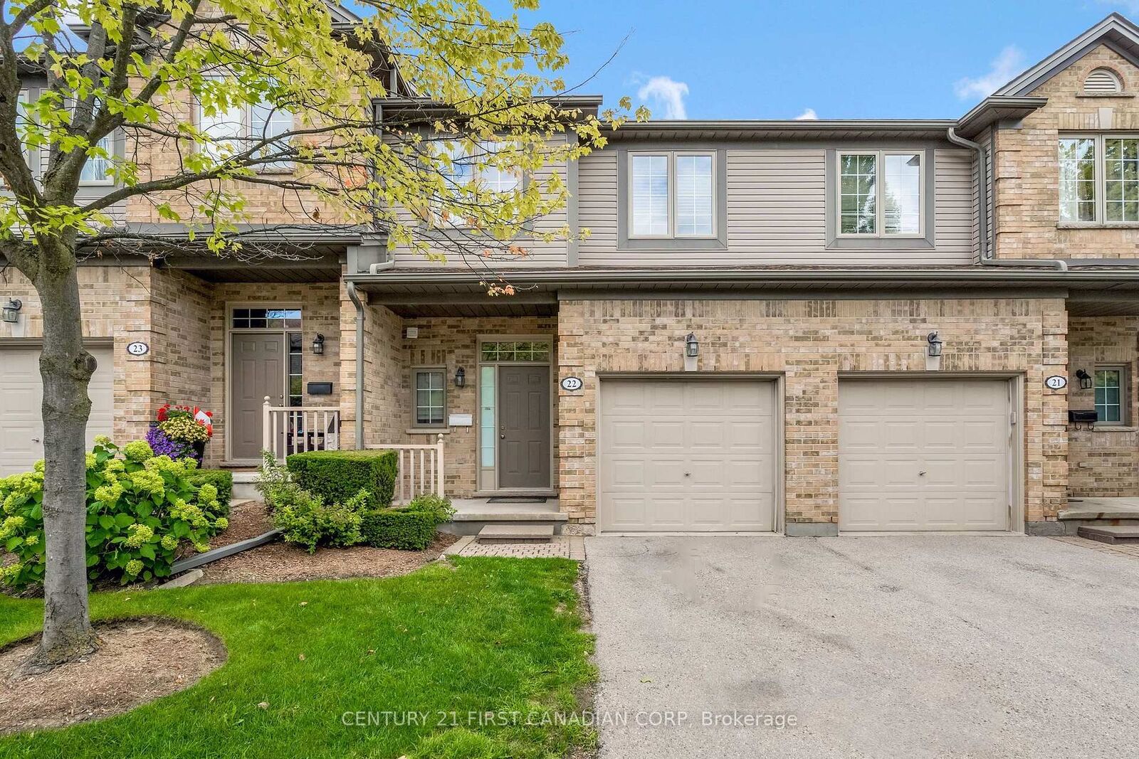 Property Photo:  185 North Centre Road 22  ON N5X 4C9 