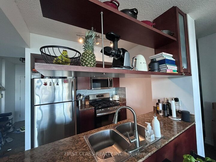 Property Photo:  3 Navy Wharf Court S 1601  ON M5V 3V1 