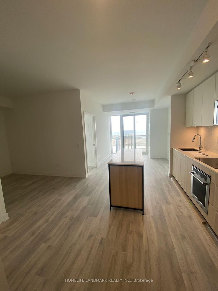 Property Photo:  220 Missinnihe Way 1009  ON L5H 1G5 