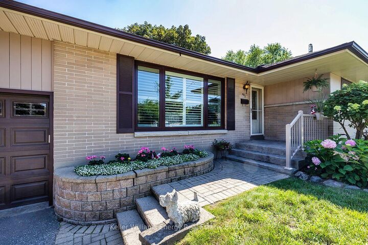Property Photo:  403 Rossmount Avenue  ON L1J 3K5 