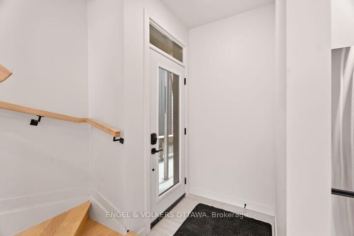 Property Photo:  49 Fairmont Avenue B  ON K1Y 1X4 