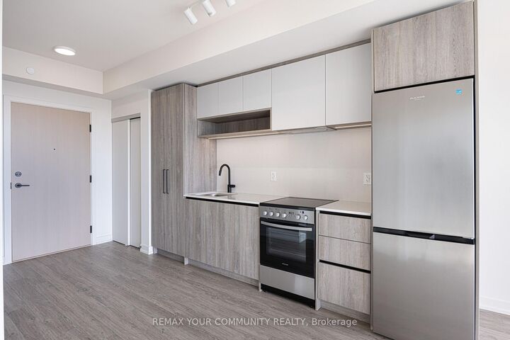 Property Photo:  181 Sterling Road 1005  ON M6R 2B2 