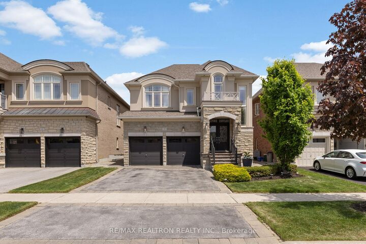 Property Photo:  55 Headwind Boulevard  ON L4H 3R9 