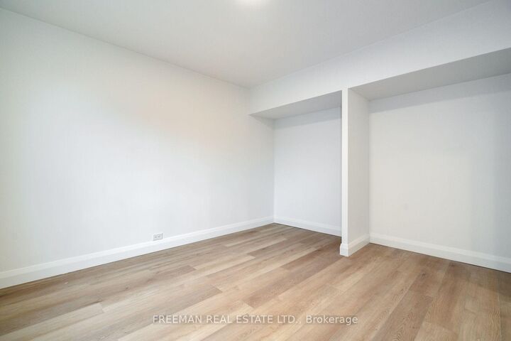Property Photo: 2707 Yonge Street ON M4N 2H8