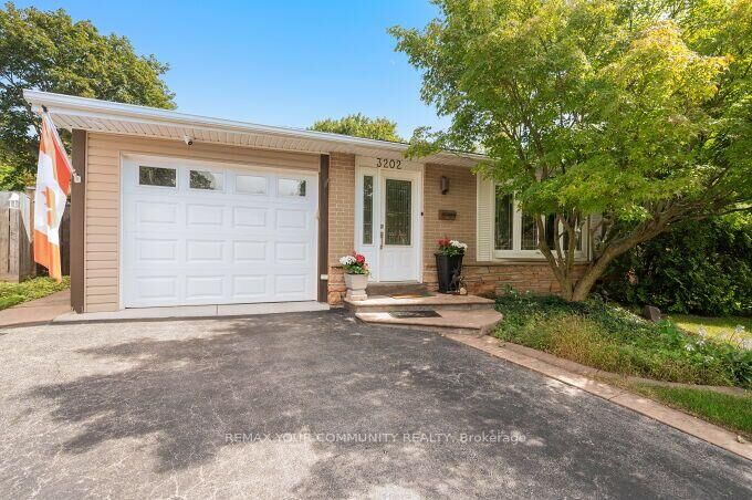 Property Photo:  3202 Centennial Drive E  ON L7M 1C2 