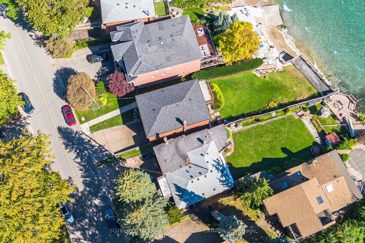 Property Photo:  407 Lake Promenade  ON M8W 1C3 