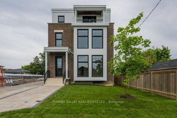Property Photo:  165 Spalding Road 3rd Floor  ON M3K 1K3 