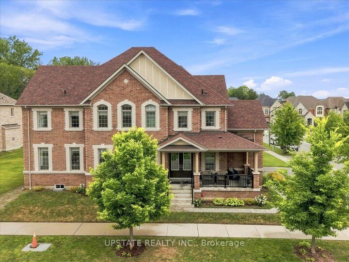 Property Photo:  18 Blenheim Circle  ON L1P 0E2 